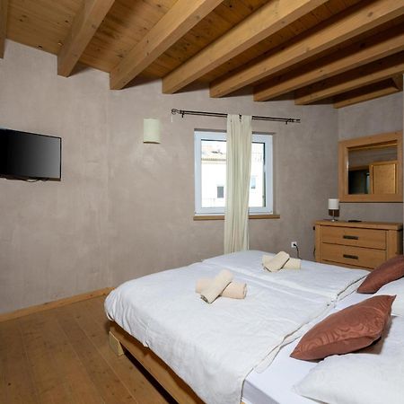 6-Bedroom Villa Chiara With Sea View بريمونتيرا المظهر الخارجي الصورة