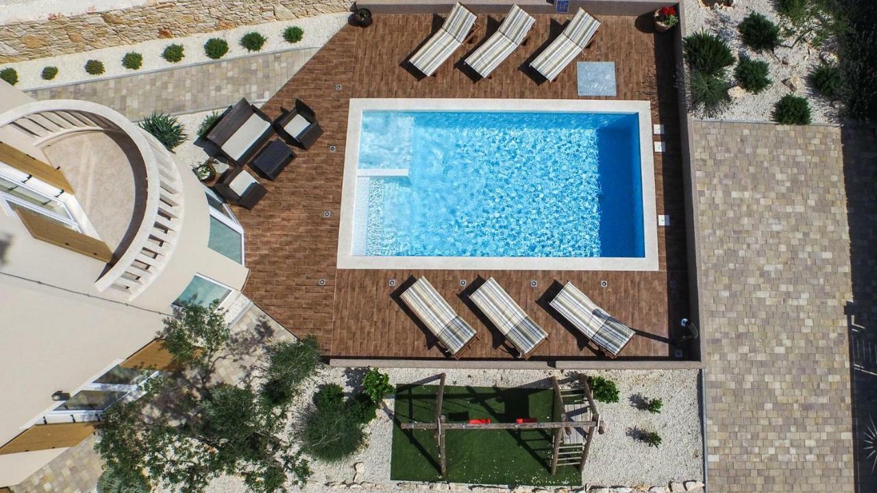 6-Bedroom Villa Chiara With Sea View بريمونتيرا المظهر الخارجي الصورة